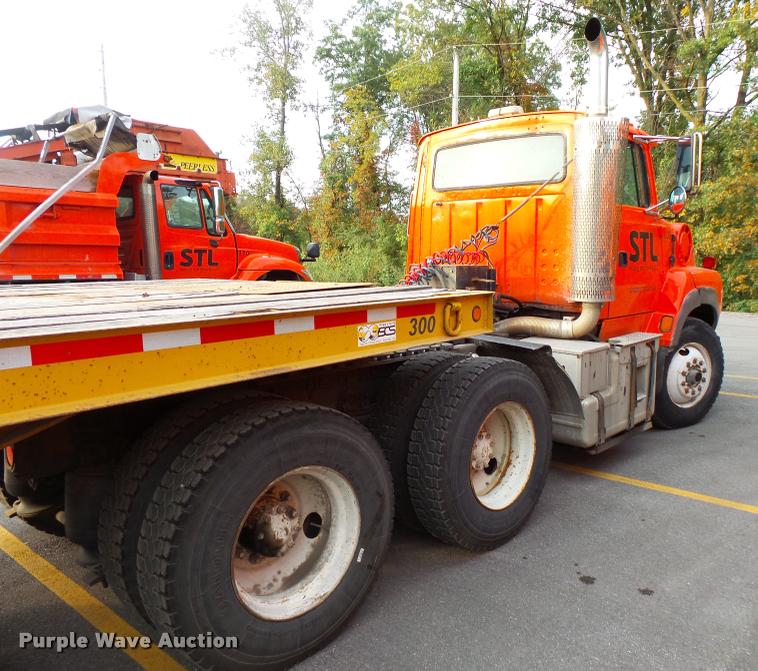 image for item L3528 1995 Ford LTA9000 AeroMax 106 semi truck