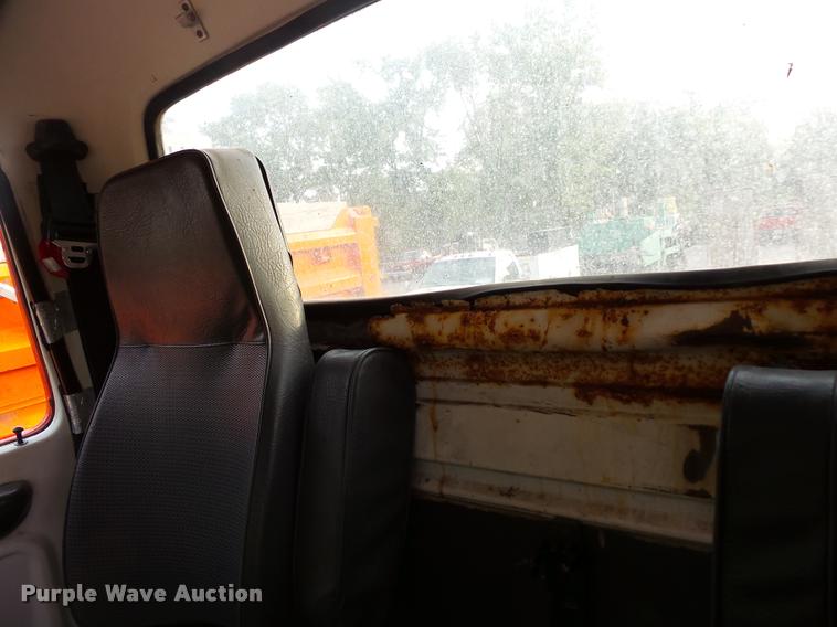 image for item L3528 1995 Ford LTA9000 AeroMax 106 semi truck