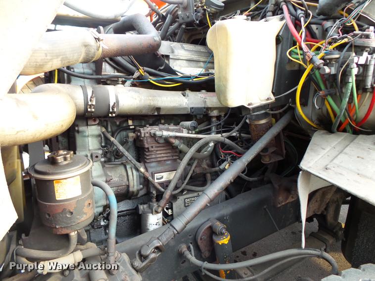 image for item L3528 1995 Ford LTA9000 AeroMax 106 semi truck