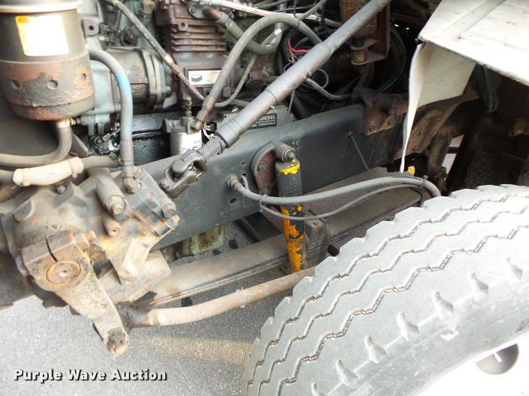 image for item L3528 1995 Ford LTA9000 AeroMax 106 semi truck