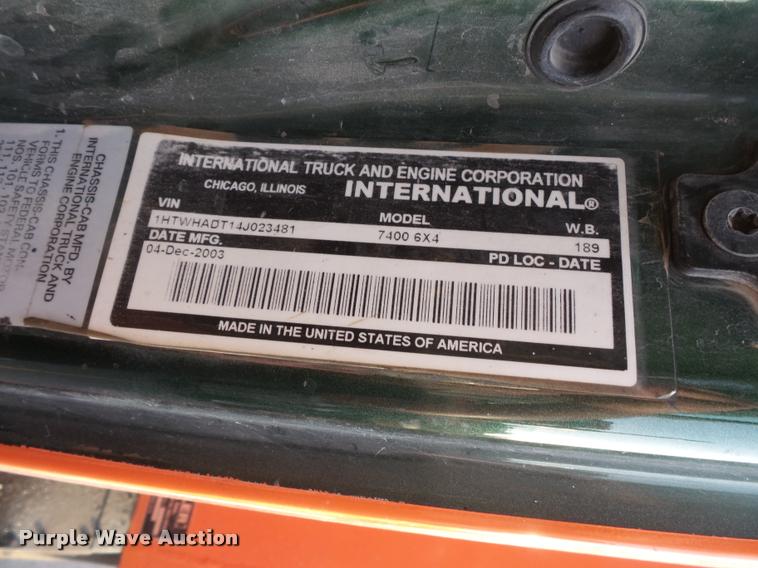 image for item L3529 2004 International 7400 dump truck