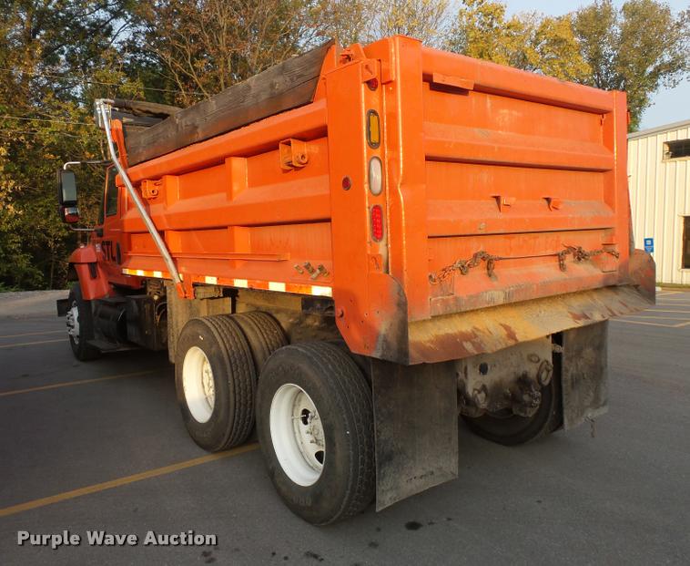 image for item L3530 2003 International 7400 dump truck