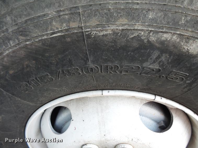 image for item L3530 2003 International 7400 dump truck