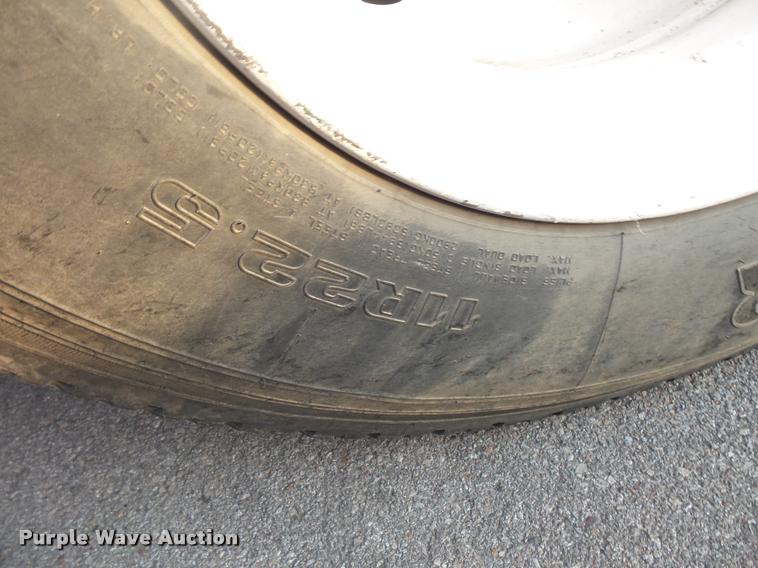 image for item L3530 2003 International 7400 dump truck