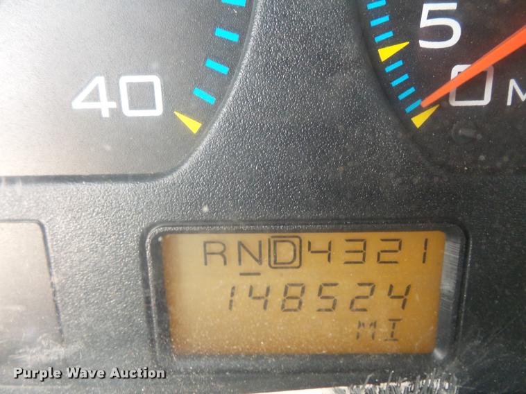 image for item L3530 2003 International 7400 dump truck