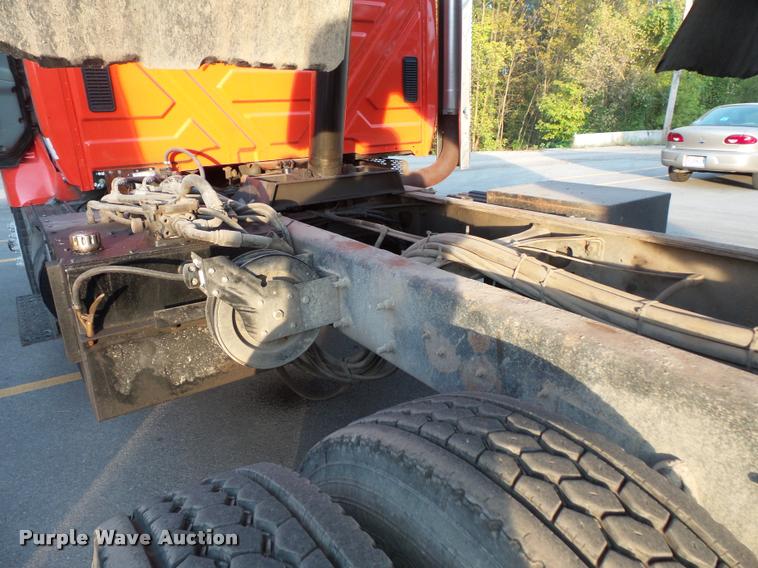 image for item L3530 2003 International 7400 dump truck