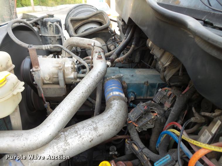 image for item L3530 2003 International 7400 dump truck