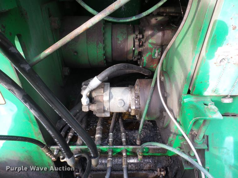 image for item L3533 Barber Greene BG-245 200 Series paver