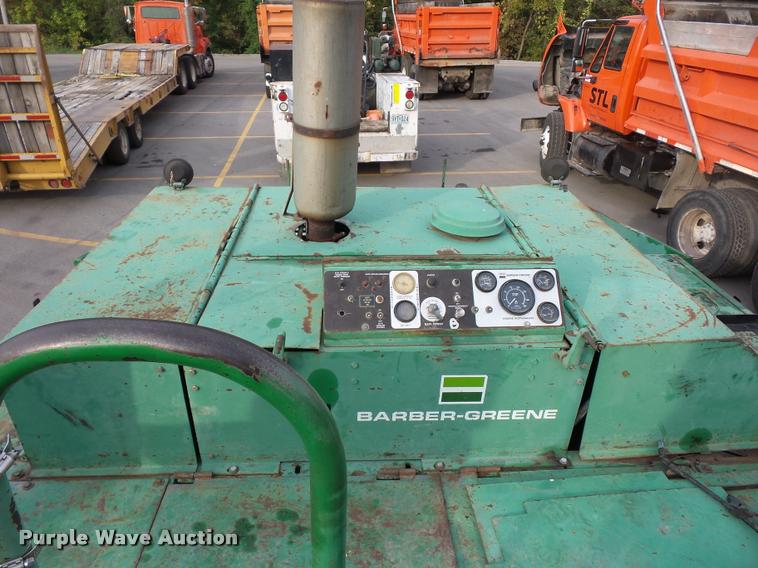 image for item L3533 Barber Greene BG-245 200 Series paver