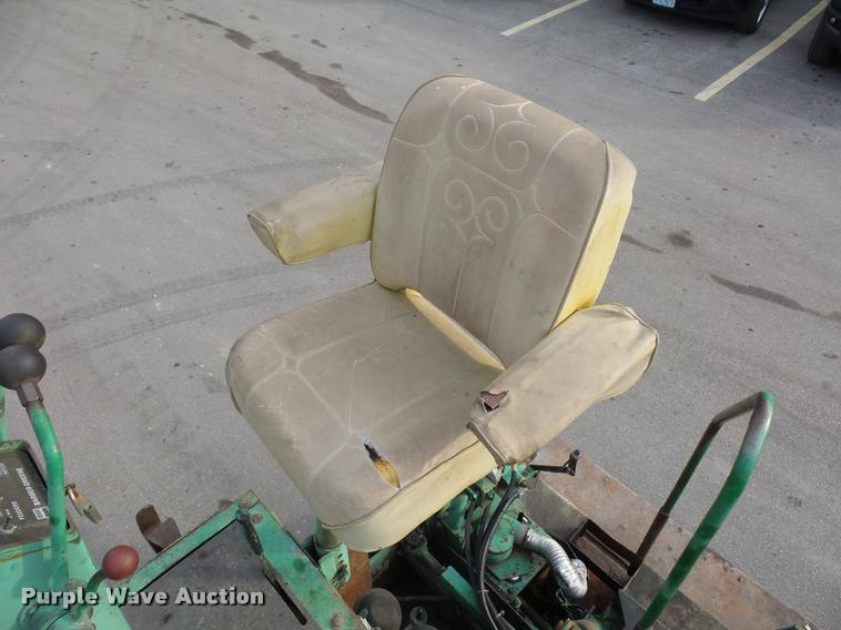 image for item L3533 Barber Greene BG-245 200 Series paver