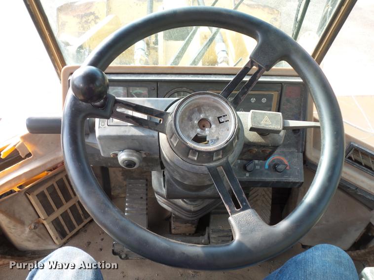 image for item L3534 1994 Caterpillar 928F wheel loader