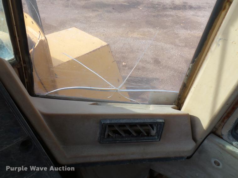 image for item L3534 1994 Caterpillar 928F wheel loader