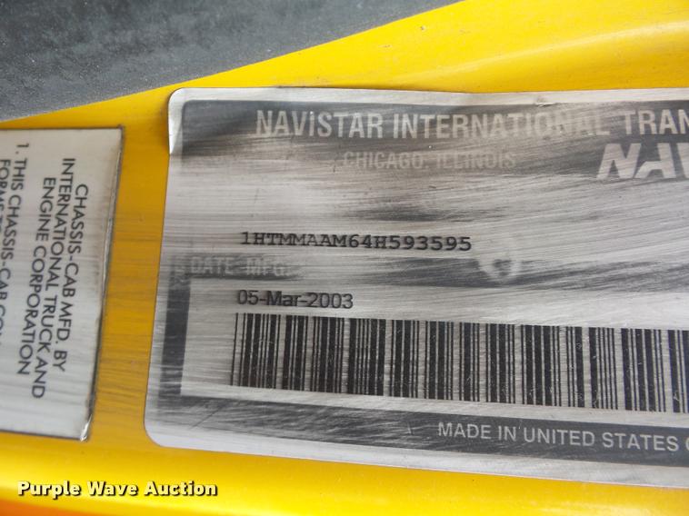 image for item L3540 2004 International DuraStar 4300 box truck