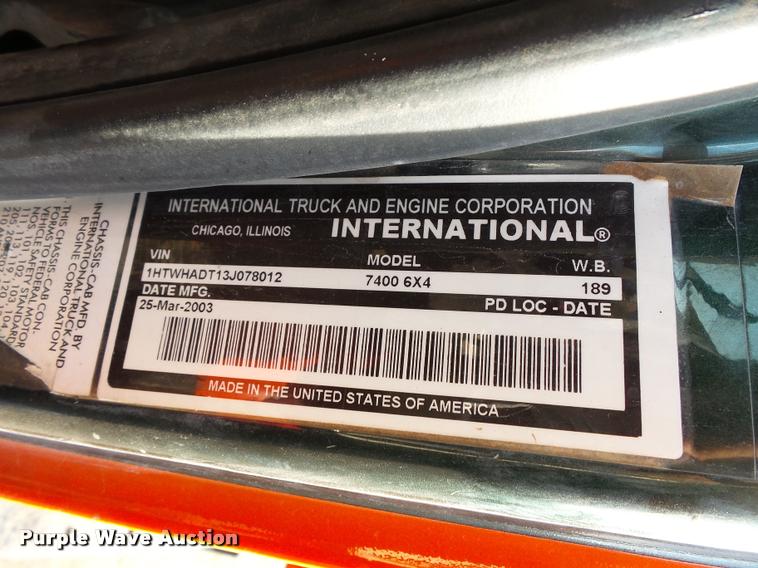 image for item L3541 2003 International 7400 dump truck