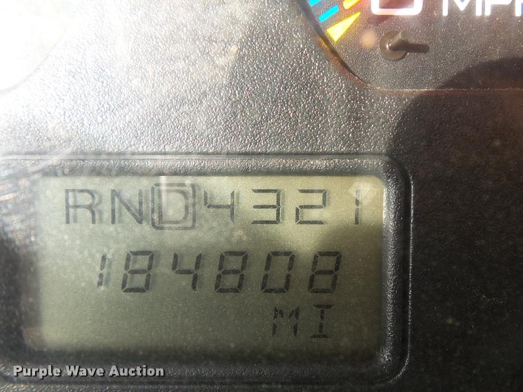 image for item L3541 2003 International 7400 dump truck