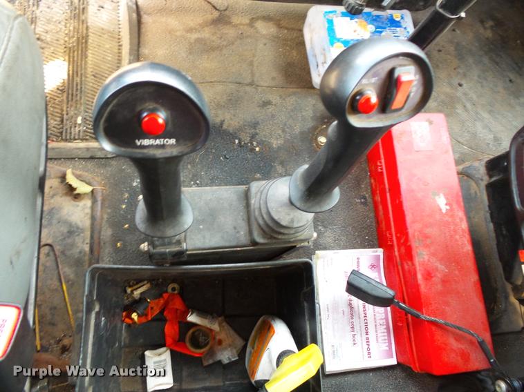 image for item L3541 2003 International 7400 dump truck