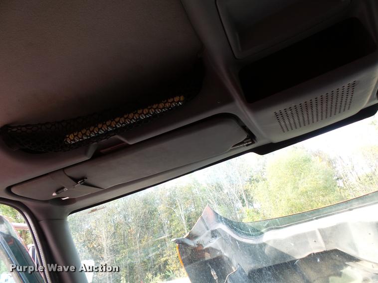 image for item L3541 2003 International 7400 dump truck