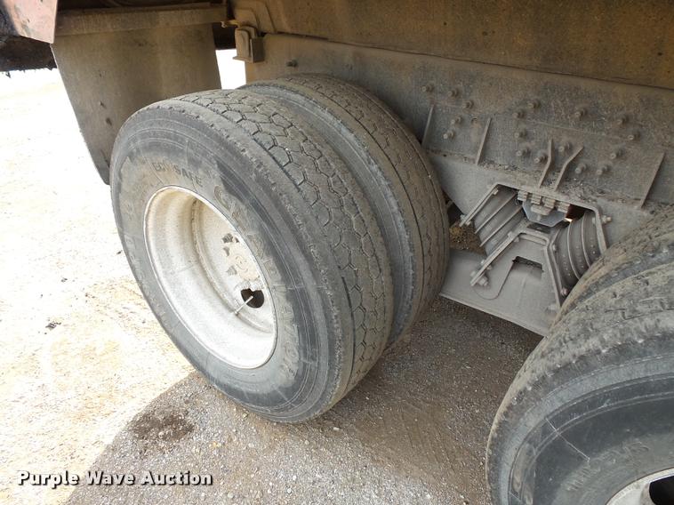 image for item L3541 2003 International 7400 dump truck