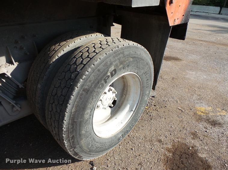 image for item L3541 2003 International 7400 dump truck