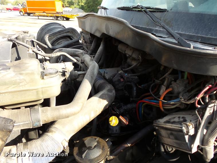 image for item L3541 2003 International 7400 dump truck