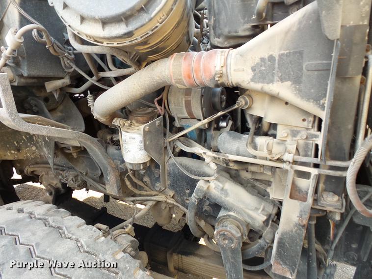 image for item L3541 2003 International 7400 dump truck