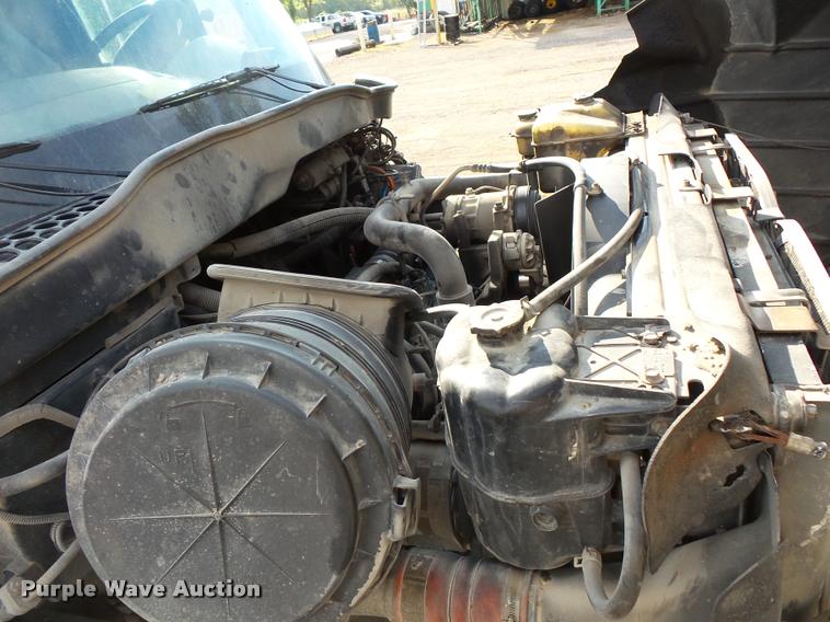 image for item L3541 2003 International 7400 dump truck