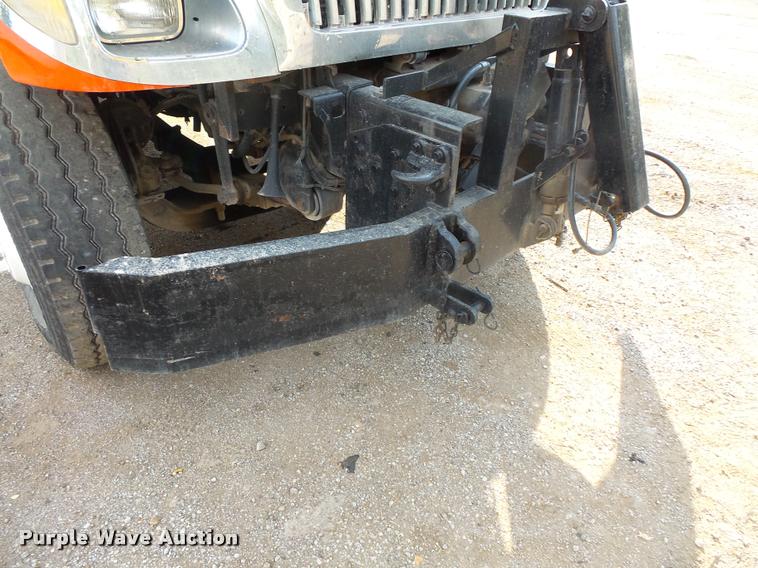 image for item L3541 2003 International 7400 dump truck