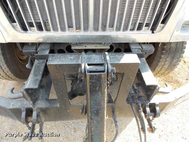 image for item L3541 2003 International 7400 dump truck