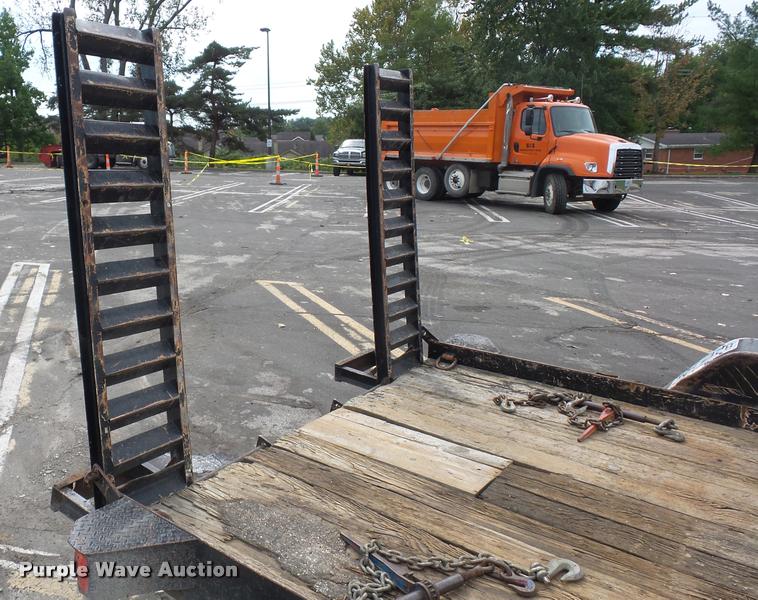 image for item L3548 2002 Felling equipment trailer