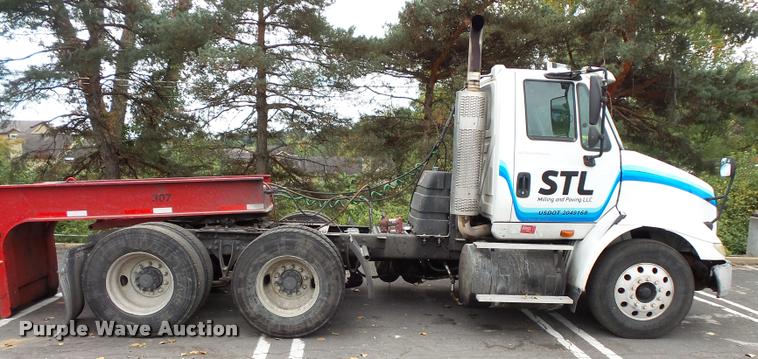 image for item L3550 2006 International TranStar 8600 semi truck