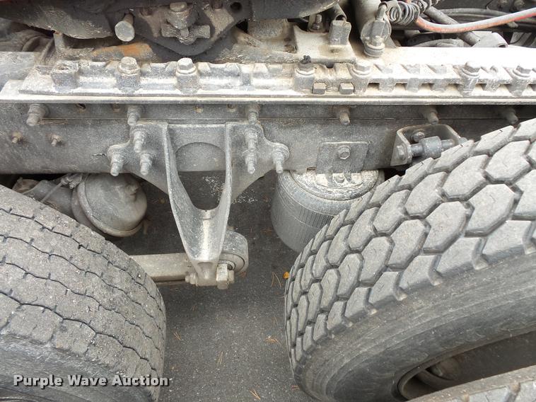 image for item L3550 2006 International TranStar 8600 semi truck