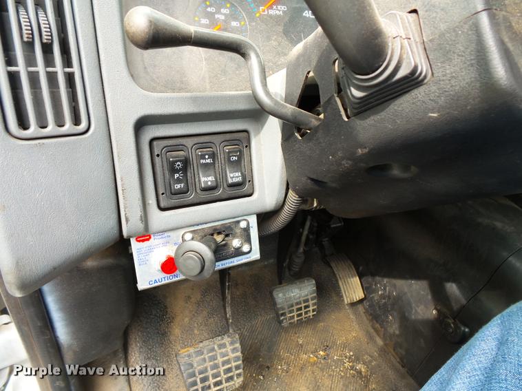 image for item L3550 2006 International TranStar 8600 semi truck