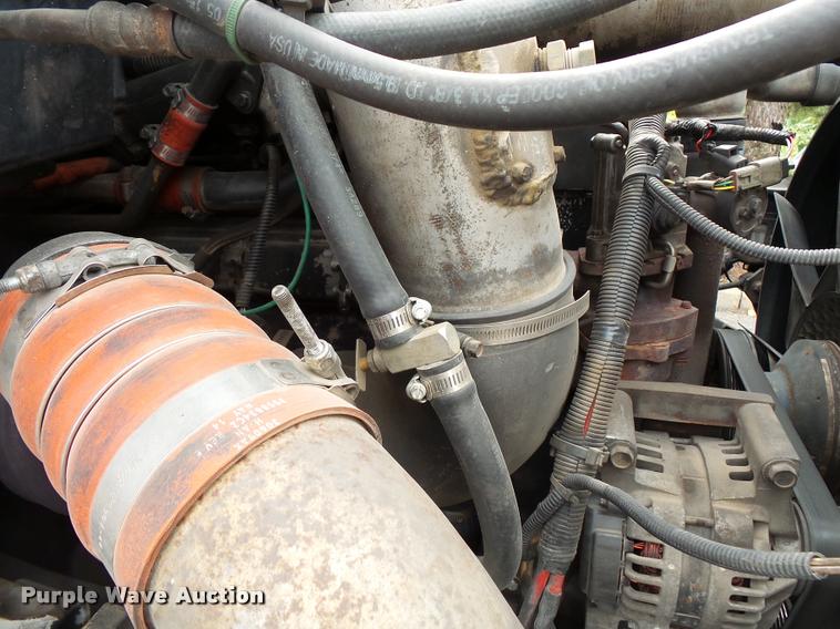 image for item L3550 2006 International TranStar 8600 semi truck