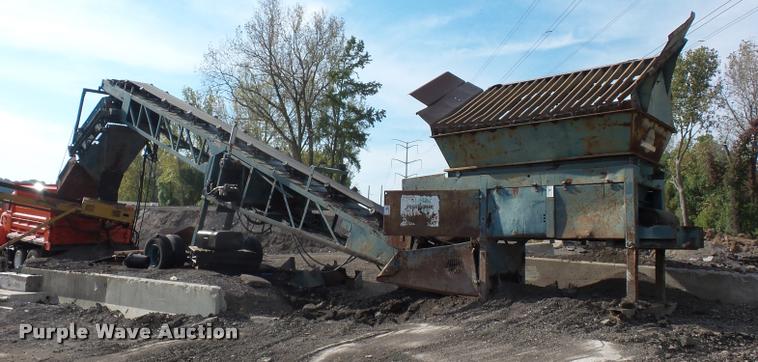 image for item L4340 Power Screen rock screen with hydraulic conveyor