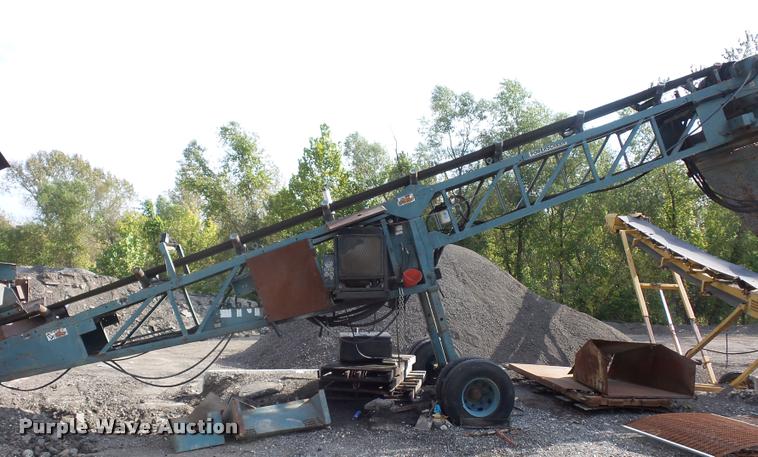 image for item L4340 Power Screen rock screen with hydraulic conveyor