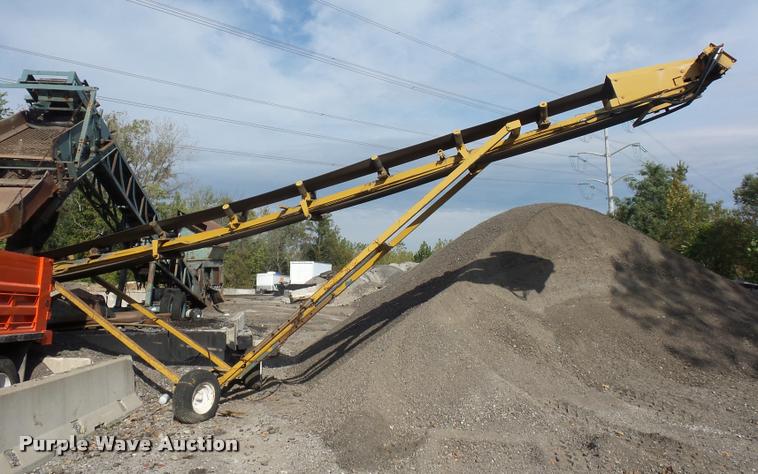 image for item L4340 Power Screen rock screen with hydraulic conveyor