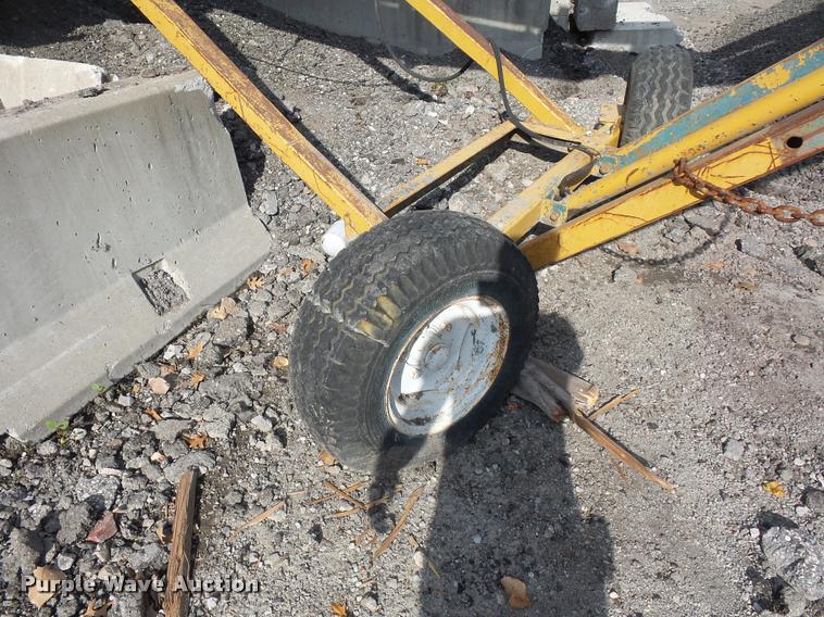 image for item L4340 Power Screen rock screen with hydraulic conveyor