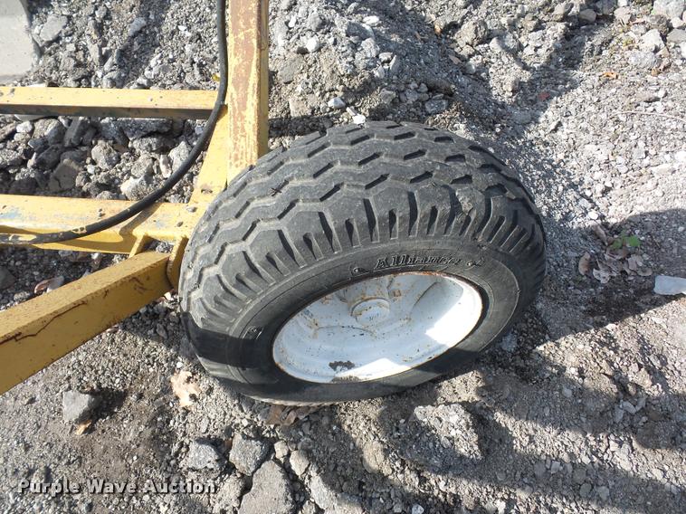 image for item L4340 Power Screen rock screen with hydraulic conveyor