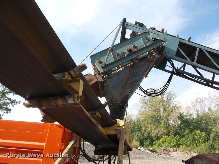 image for item L4340 Power Screen rock screen with hydraulic conveyor