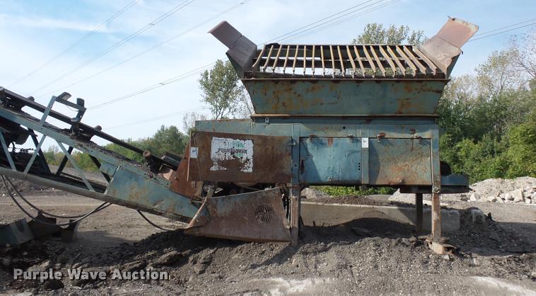 image for item L4340 Power Screen rock screen with hydraulic conveyor