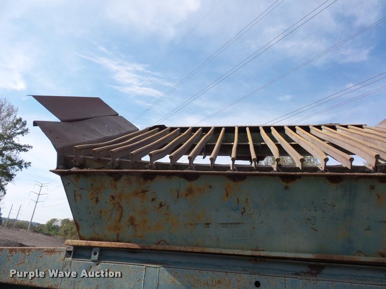 image for item L4340 Power Screen rock screen with hydraulic conveyor