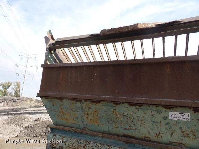 image for item L4340 Power Screen rock screen with hydraulic conveyor