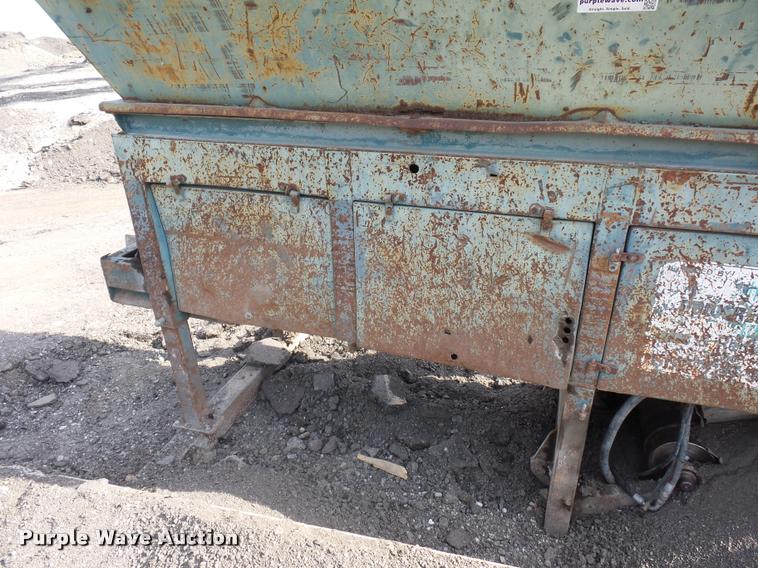 image for item L4340 Power Screen rock screen with hydraulic conveyor