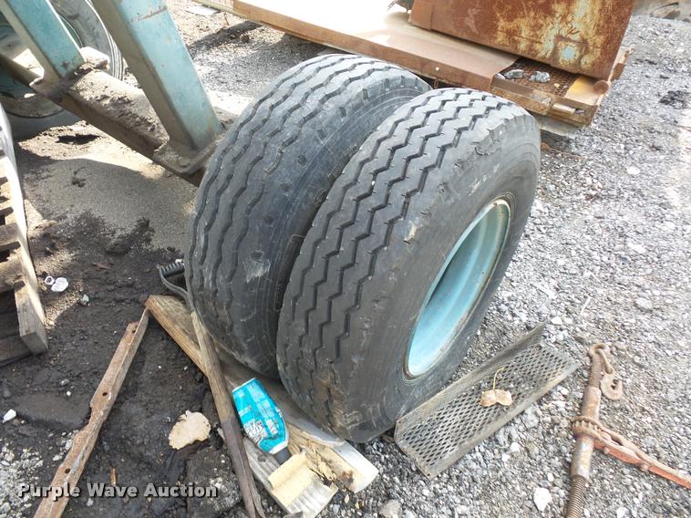 image for item L4340 Power Screen rock screen with hydraulic conveyor