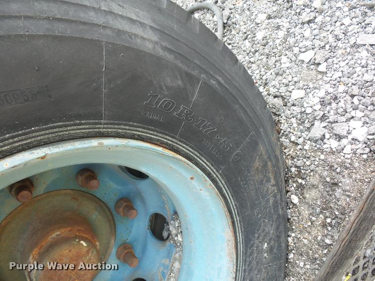 image for item L4340 Power Screen rock screen with hydraulic conveyor