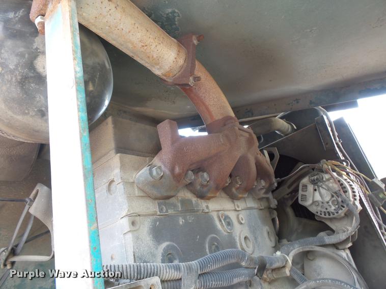 image for item L4340 Power Screen rock screen with hydraulic conveyor