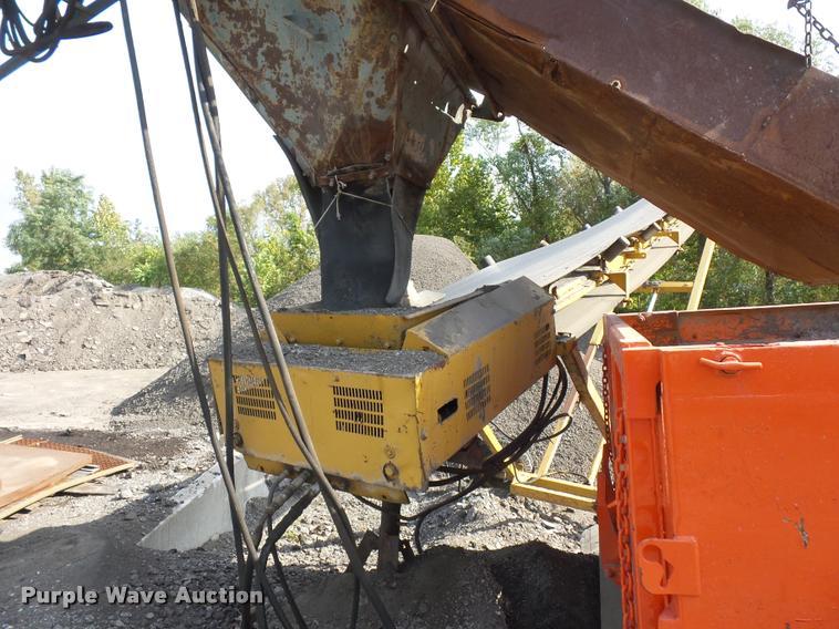 image for item L4340 Power Screen rock screen with hydraulic conveyor