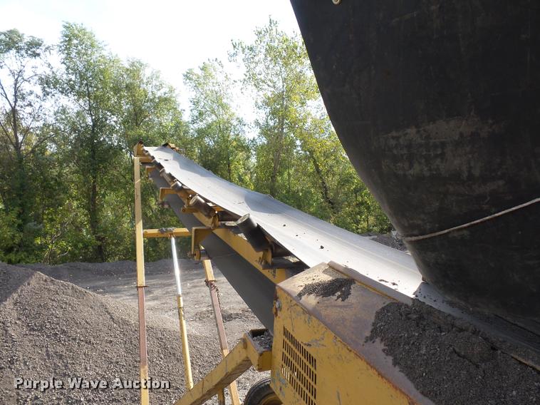 image for item L4340 Power Screen rock screen with hydraulic conveyor