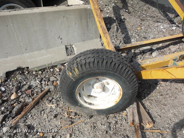 image for item L4340 Power Screen rock screen with hydraulic conveyor