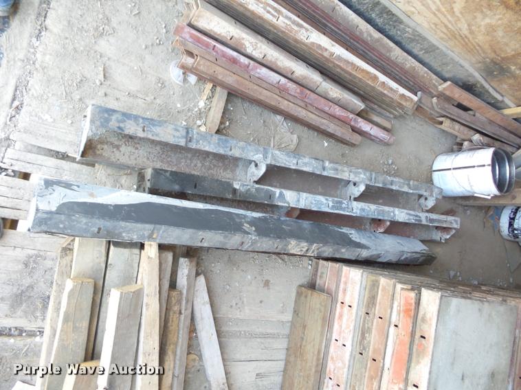 image for item AX9068 Concrete forms and fillers